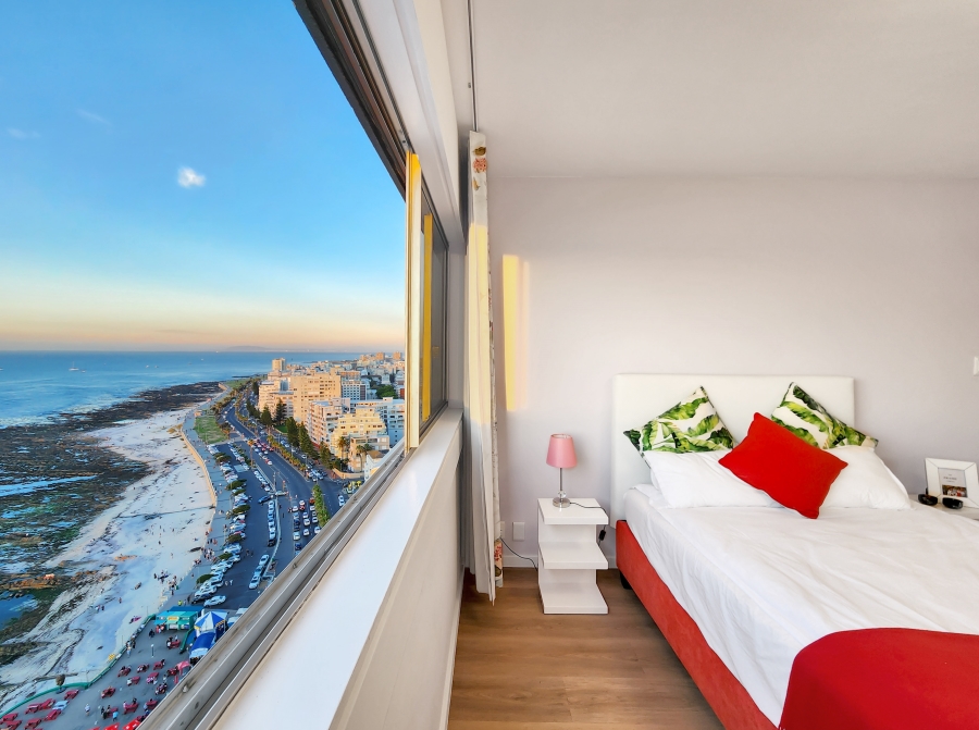 2 Bedroom Property for Sale in Sea Point Western Cape